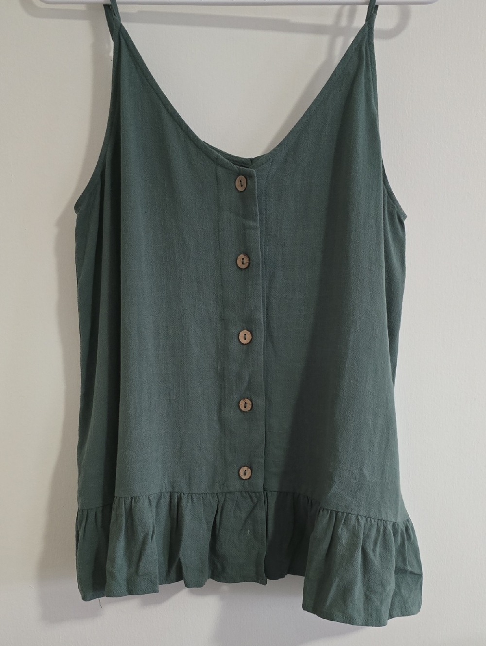 entro Forest Green Button-Front Ruffle Hem Cami